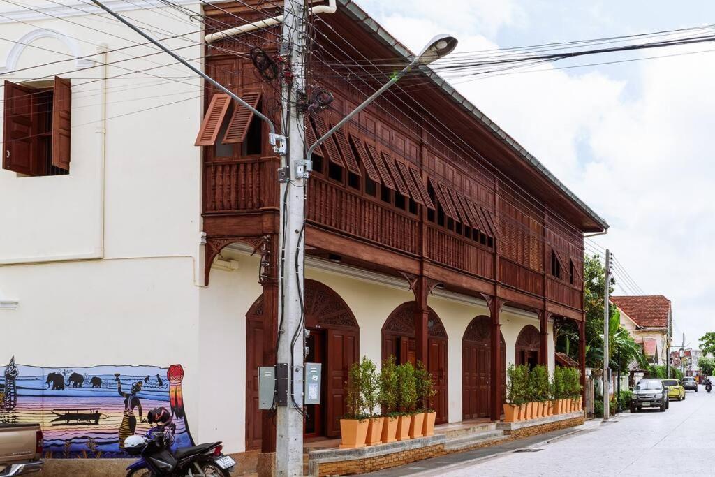 Treetop - Fong Lee Cc Lampang Walking Street Buitenkant foto